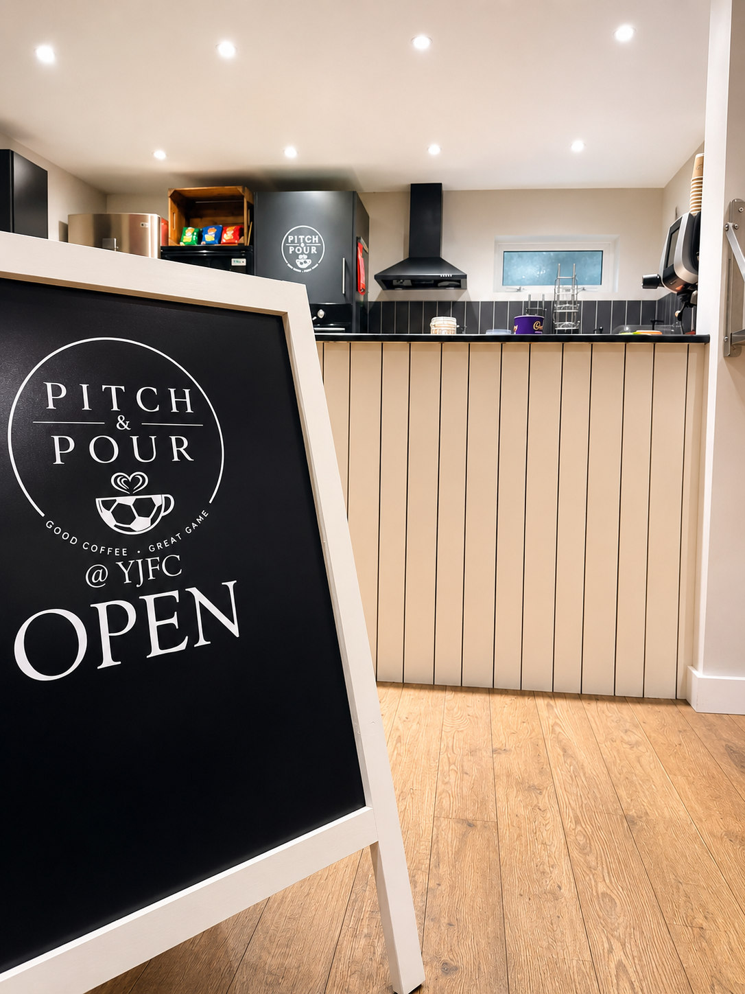 Pitch & Pour cabin — open sign